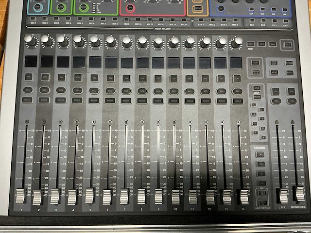 Soundcraft - si performer 1 - digital mixing console - afbeelding 7 van  13