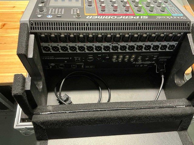 Soundcraft - si performer 1 - digital mixing console - afbeelding 9 van  13