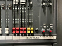Soundcraft delta theatre 16-4-2 analoge mengtafel - afbeelding 3 van  8