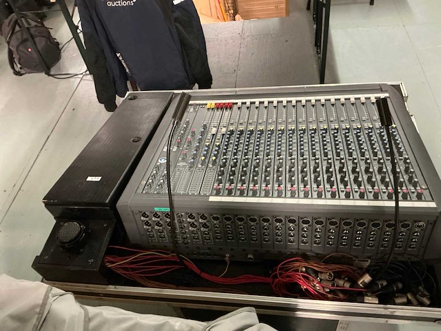 Soundcraft delta theatre 16-4-2 analoge mengtafel - afbeelding 5 van  8