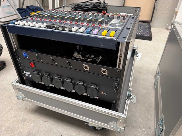 Soundcraft efx13 digitale mengtafel - afbeelding 3 van  5