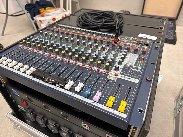Soundcraft efx13 digitale mengtafel - afbeelding 4 van  5