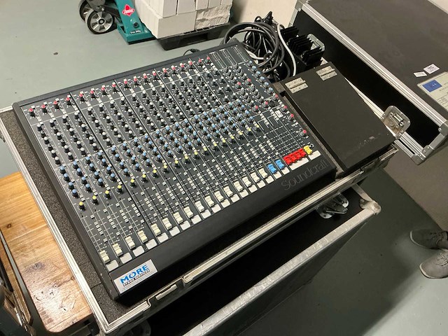 Soundcraft k1-16-4-2 analoge mengtafel - afbeelding 1 van  9