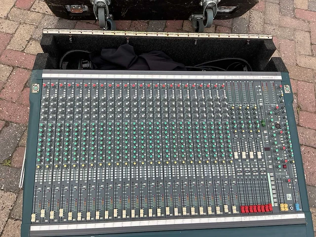 Soundcraft k3 analoge mengtafel - afbeelding 2 van  3