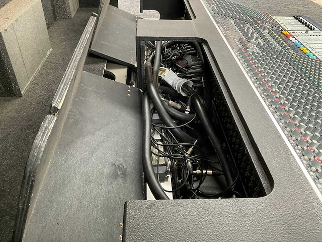 Soundcraft mh2 32/4 analoge mengtafel - afbeelding 5 van  8