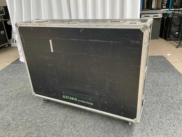 Soundcraft mh2 32/4 analoge mengtafel - afbeelding 8 van  8