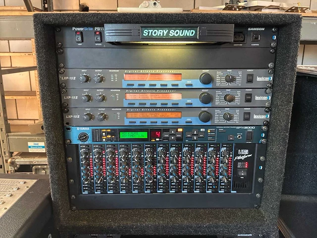 Soundcraft mh3 analoge mengtafel met fx rack en eq rack - afbeelding 18 van  24