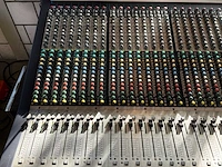 Soundcraft mh3 analoge mengtafel met fx rack en eq rack - afbeelding 18 van  24