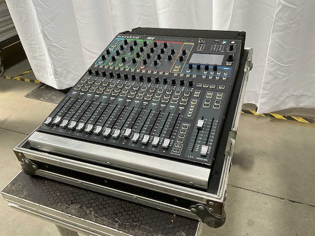 Soundcraft si compact 16 analoge mengtafel - afbeelding 1 van  9