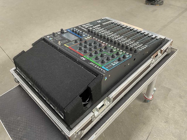 Soundcraft si compact 16 analoge mengtafel - afbeelding 3 van  9