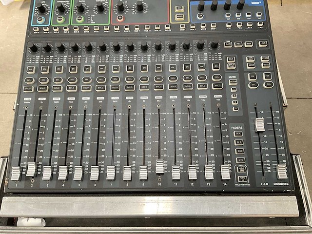 Soundcraft si compact 16 analoge mengtafel - afbeelding 8 van  9