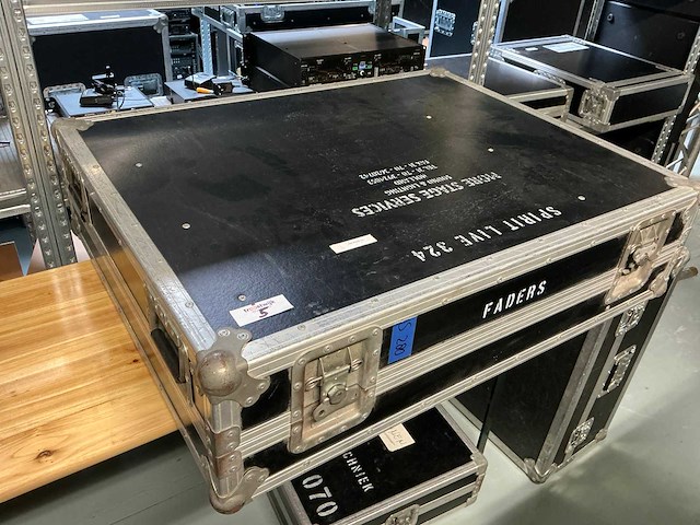 Soundcraft spirit 324 digitale mengtafel set - afbeelding 5 van  16