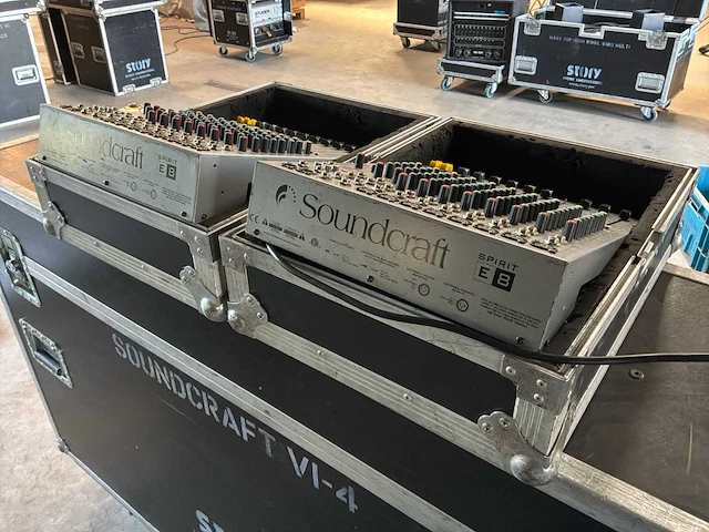 Soundcraft spirit e8 analoge mengtafel (2x) - afbeelding 5 van  5
