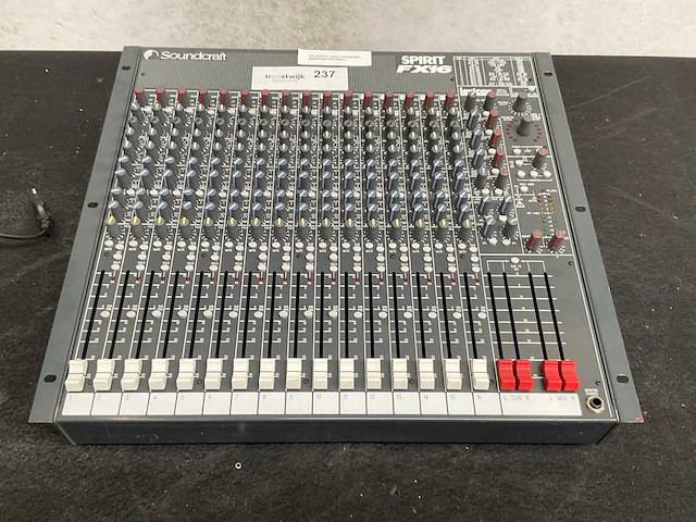 Soundcraft spirit fx16 analoge mengtafel - afbeelding 1 van  1