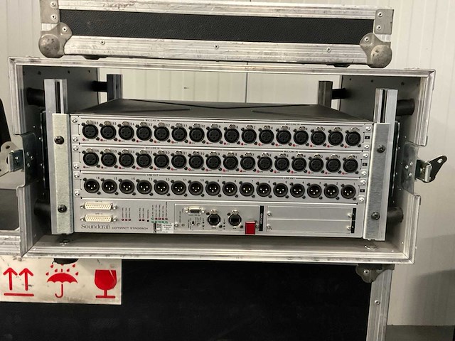 Soundcraft vi1 digitale mengtafel set - afbeelding 4 van  17