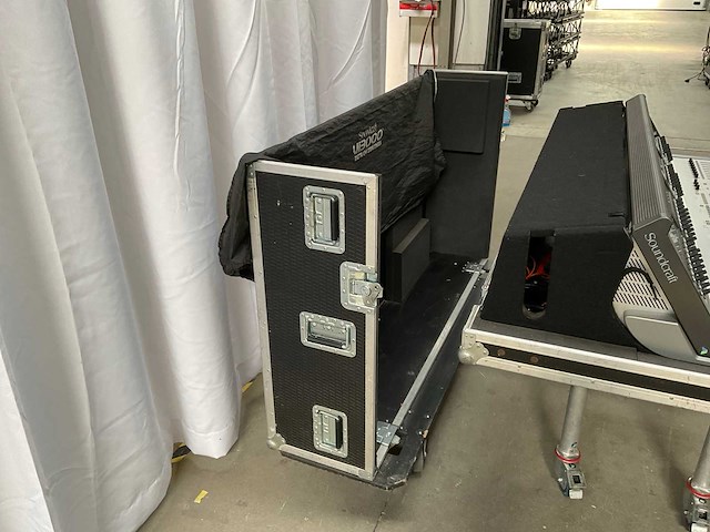 Soundcraft vi3000 digitale mengtafel - afbeelding 1 van  12