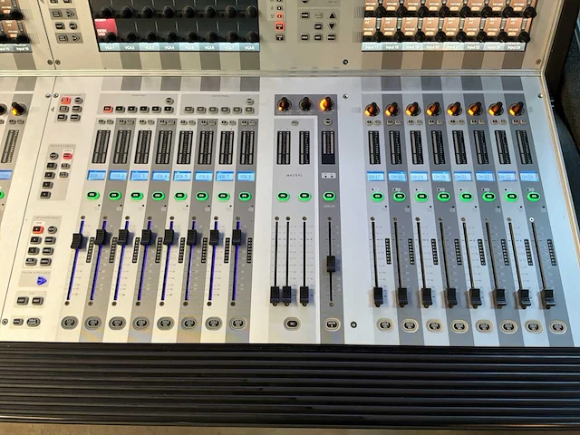 Soundcraft vi400 digitale mengtafel met stagebox - afbeelding 17 van  21