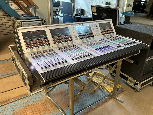 Soundcraft vi400 digitale mengtafel met stagebox - afbeelding 5 van  21