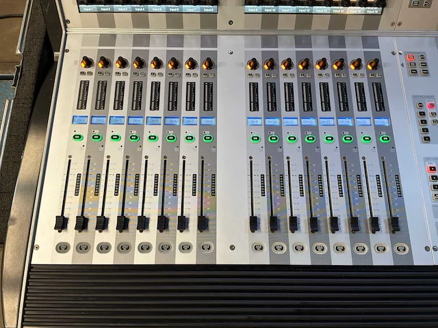 Soundcraft vi400 digitale mengtafel met stagebox - afbeelding 7 van  21