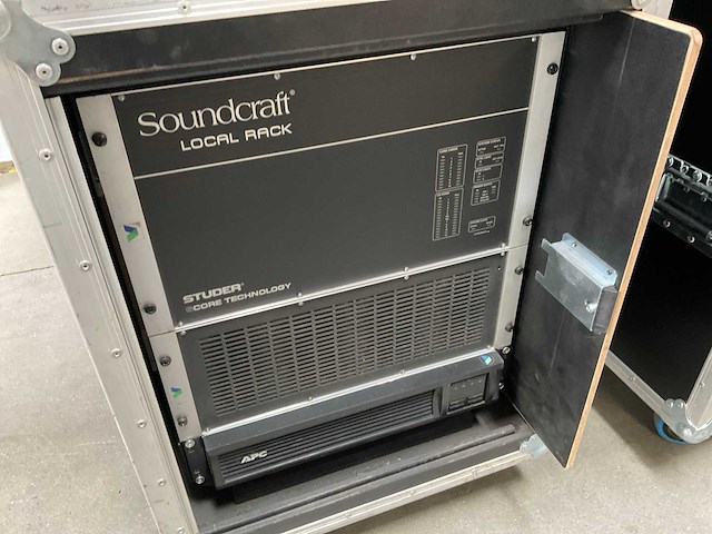 Soundcraft vi400 digitale mengtafel - afbeelding 10 van  14
