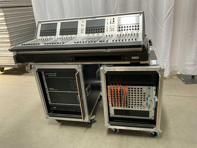 Soundcraft vi400 digitale mengtafel - afbeelding 1 van  14
