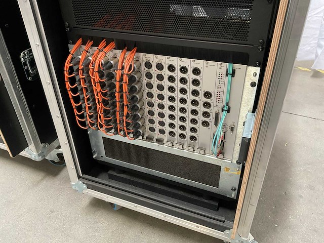 Soundcraft vi400 digitale mengtafel - afbeelding 7 van  14