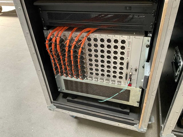 Soundcraft vi600 digitale mengtafel - afbeelding 3 van  14