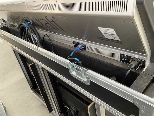 Soundcraft vi600 digitale mengtafel - afbeelding 9 van  14