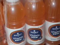 Sourcy vitamin water circa 492 flessen met tht 8-2025. bod is inclusief 73,80 euro statiegeldwaarde - afbeelding 2 van  2