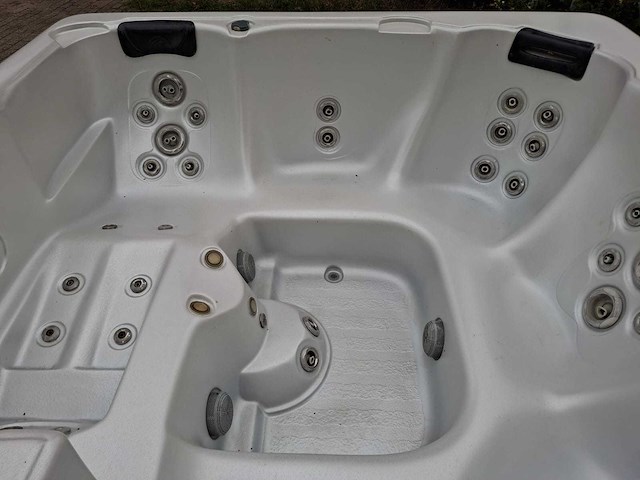 South seas spa 6 persoons jacuzzi en buitenspa - afbeelding 6 van  29