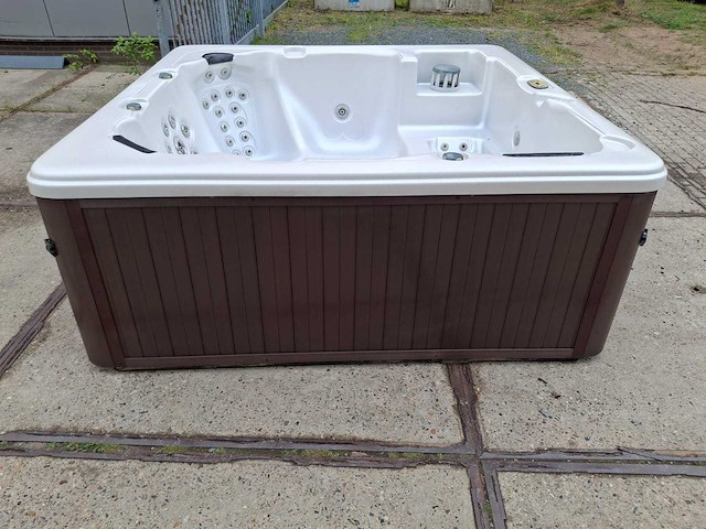 South seas spa 6 persoons jacuzzi en buitenspa - afbeelding 18 van  29