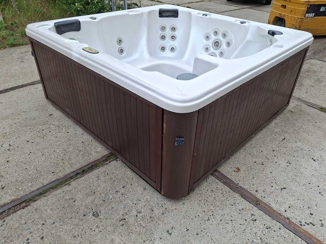 South seas spa 6 persoons jacuzzi en buitenspa - afbeelding 20 van  29