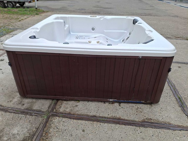 South seas spa 6 persoons jacuzzi en buitenspa - afbeelding 22 van  29