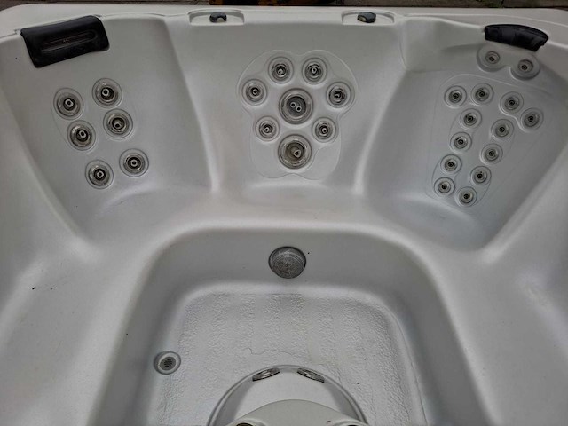 South seas spa 6 persoons jacuzzi en buitenspa - afbeelding 29 van  29