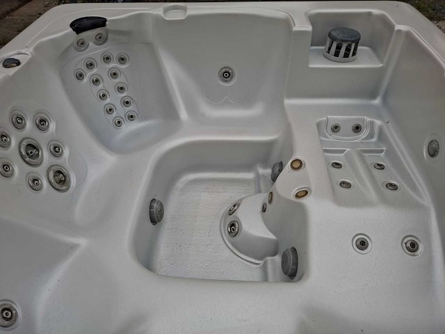 South seas spa 6 persoons jacuzzi en buitenspa - afbeelding 14 van  30