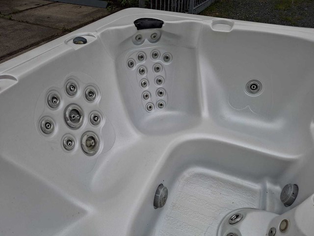 South seas spa 6 persoons jacuzzi en buitenspa - afbeelding 16 van  30