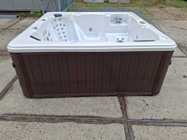 South seas spa 6 persoons jacuzzi en buitenspa - afbeelding 15 van  30