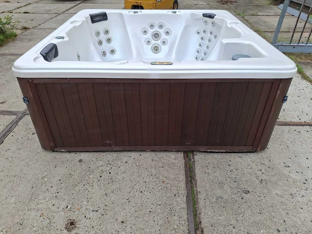 South seas spa 6 persoons jacuzzi en buitenspa - afbeelding 17 van  30