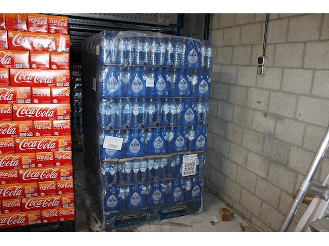 Spa blauw sportdop. 252 sixpacks a 0,75l. totaal 1512 flessen. tht 2-27. bod is inclusief 226,80 euro stati... - afbeelding 1 van  6
