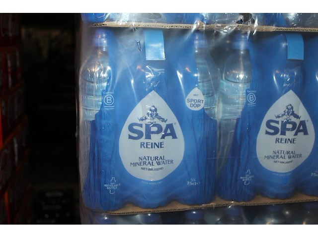Spa blauw sportdop. 252 sixpacks a 0,75l. totaal 1512 flessen. tht 2-27. bod is inclusief 226,80 euro stati... - afbeelding 6 van  6