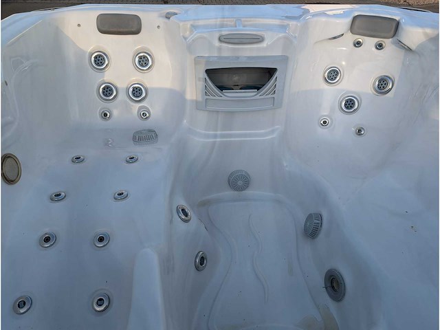 Spa life 6 persoons jacuzzi en buitenspa - afbeelding 2 van  4
