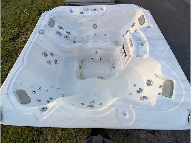 Spa life 6 persoons jacuzzi en buitenspa - afbeelding 8 van  11