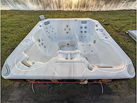 Spa life 6 persoons jacuzzi en buitenspa - afbeelding 1 van  11