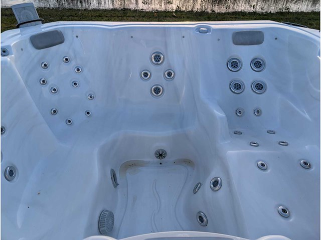 Spa life 6 persoons jacuzzi en buitenspa - afbeelding 6 van  11