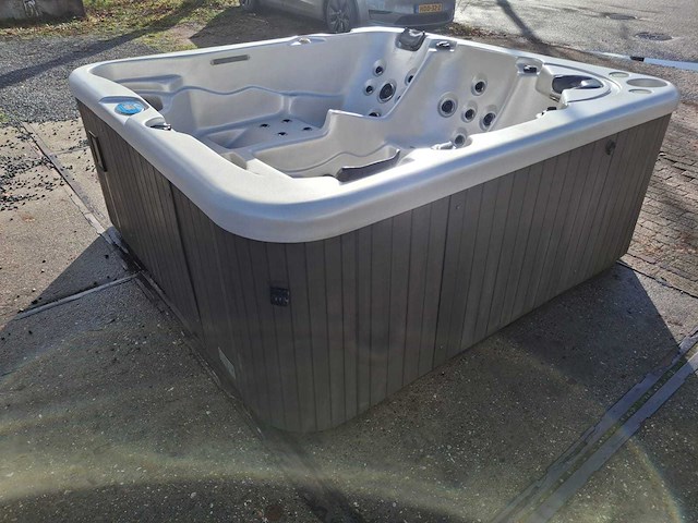 Spa net 5 persoons jacuzzi en buitenspa - afbeelding 12 van  30