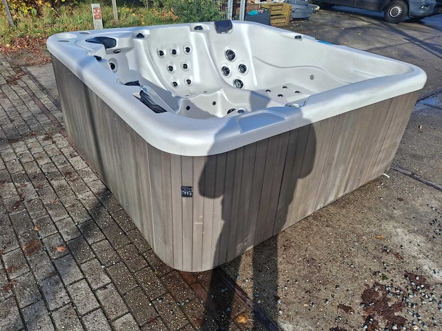Spa net 5 persoons jacuzzi en buitenspa - afbeelding 20 van  30
