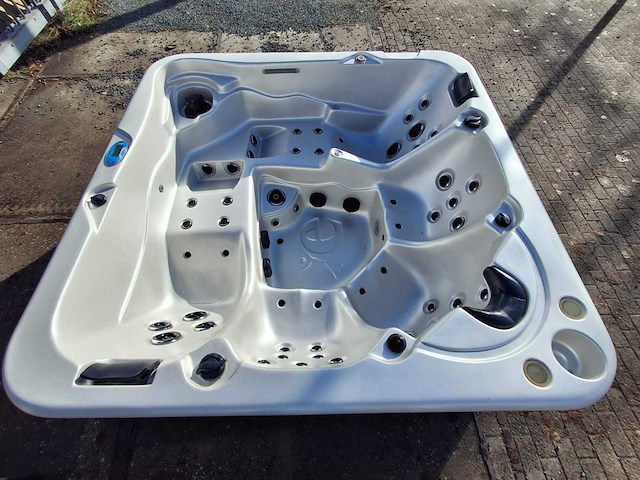 Spa net 5 persoons jacuzzi en buitenspa - afbeelding 2 van  30