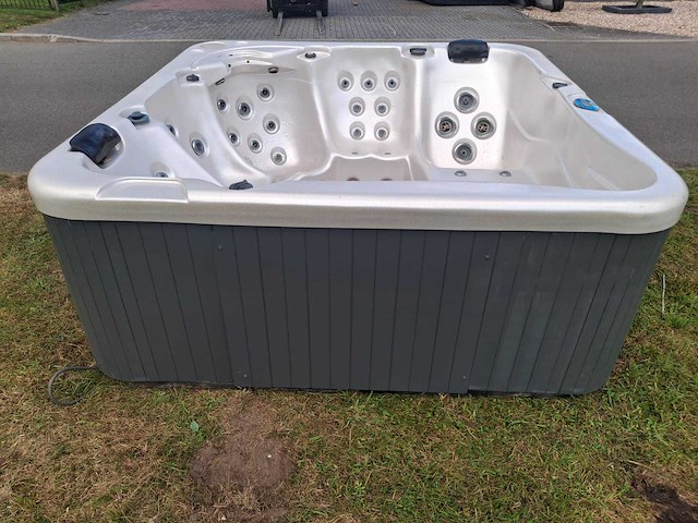 Spa net 5 persoons jacuzzi en buitenspa - afbeelding 20 van  25