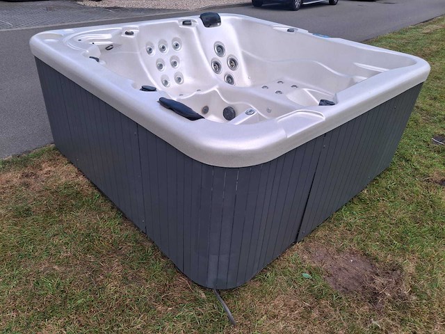 Spa net 5 persoons jacuzzi en buitenspa - afbeelding 14 van  25