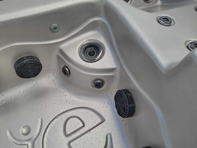 Spa net 5 persoons jacuzzi en buitenspa - afbeelding 23 van  25